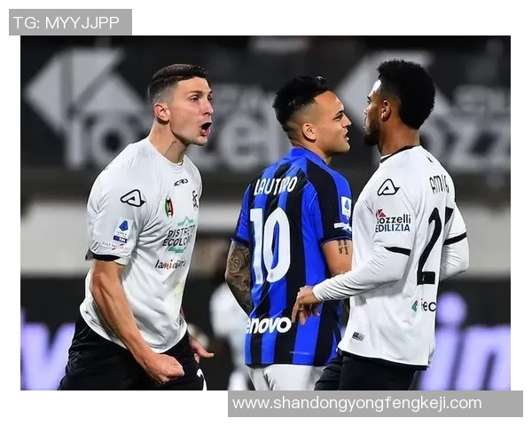 当绿茵巨星专属背景音乐响起激情与荣耀在球场交织